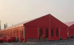 红色德国帐篷、婚庆帐篷、人字顶白色篷房酒席帐篷